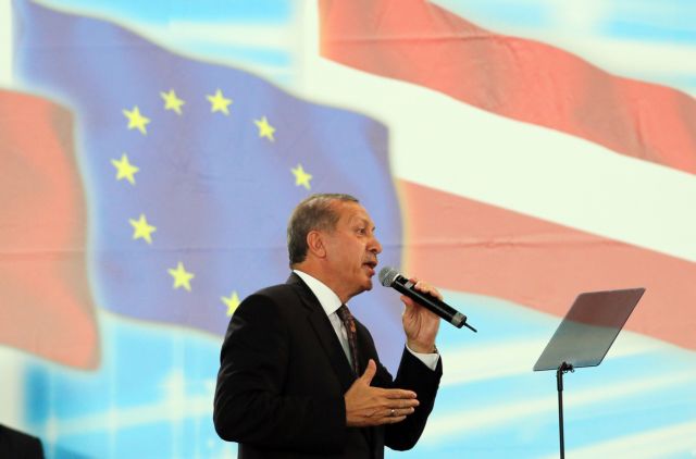 Προεκλογική, αλλά σχετικά ήπιων τόνων, η ομιλία Ερντογάν στη Βιέννη